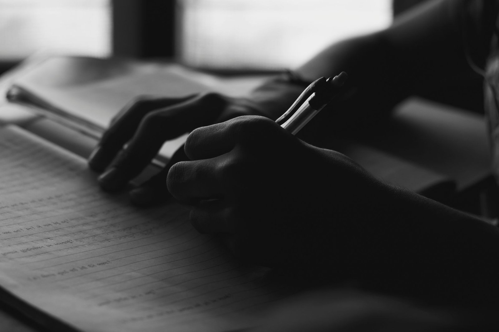 Classic Urdu Couplets versus Modern Attitude Lines: What Changed for Young Writers
